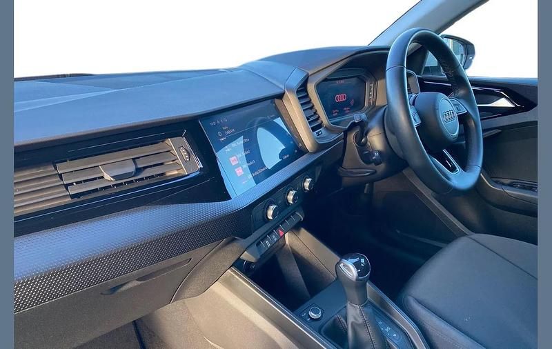 Used Audi A1 Design 108 HP (79 kW) 2023 White Hatchback