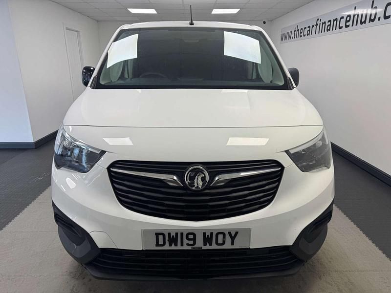 Used Vauxhall Combo Edition 75 HP (55 kW) 2019 White MPV