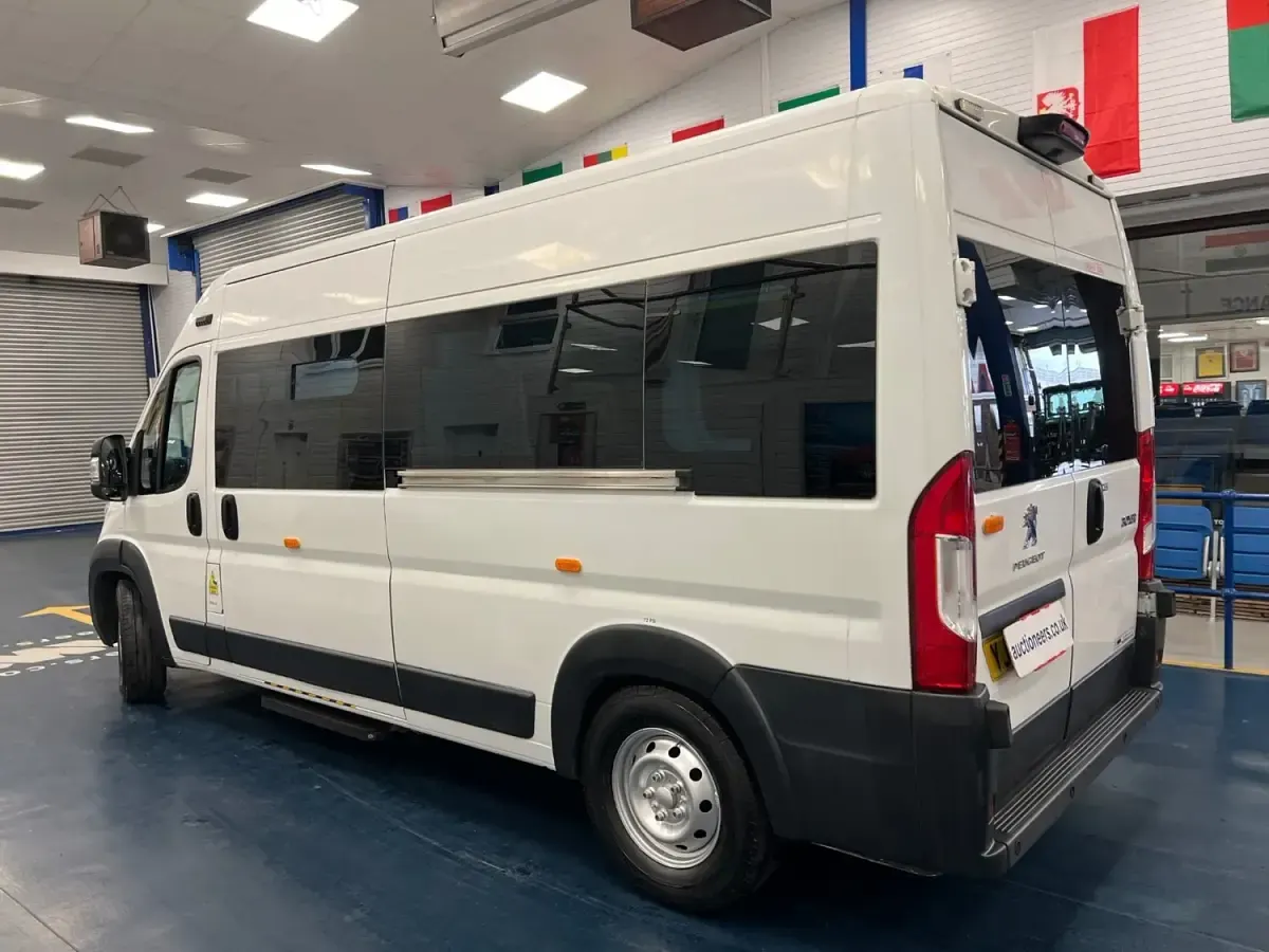 Second-hand Peugeot Boxer Access 130 CP (95 kW) 2016 Alb Van
