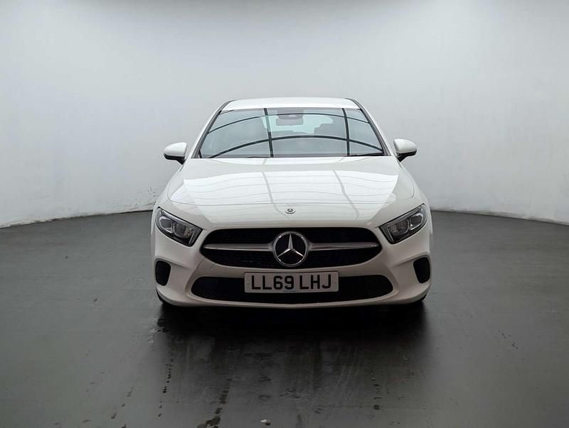 Used Mercedes A200 163 HP (119 kW) 2019 White Hatchback