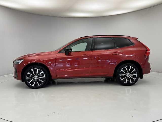 Used Volvo XC60 Plus 197 HP (144 kW) 2023 Red SUV