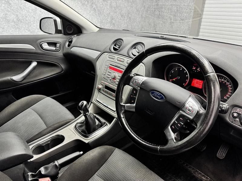 Used Ford Mondeo Zetec 2008 Silver Hatchback