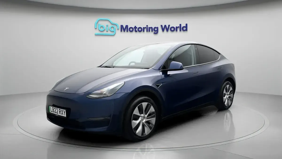 Used Tesla Model Y Long Range AWD 378 kW (514 HP) 2022 Blue SUV