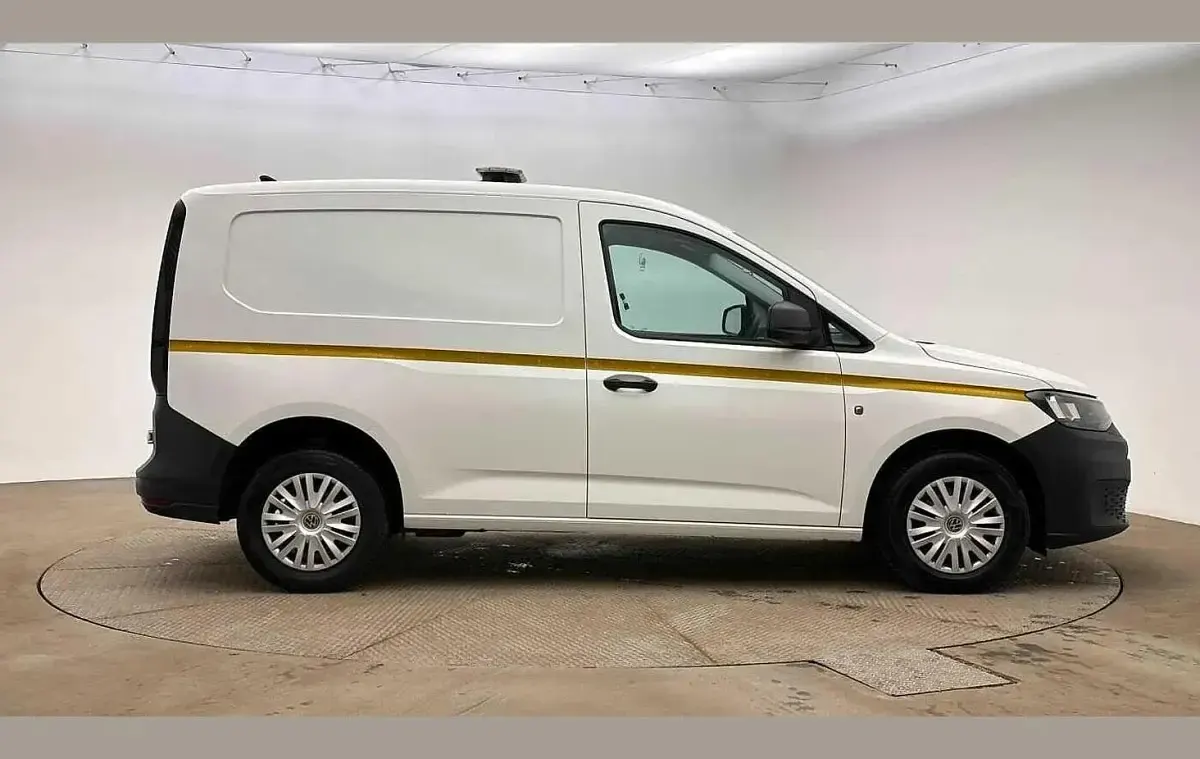 Used VW Caddy 101 HP (74 kW) 2023 White MPV