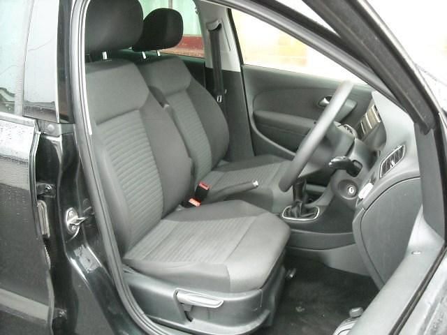 Usado VW Polo Match 85 CV (62 kW) 2011 Negro Utilitario