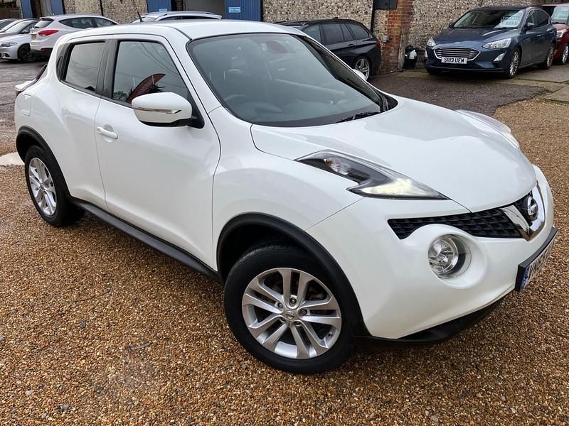 White Used 2015 Nissan Juke N-Connecta SUV | £5,995 (Fair price) - Image 1/4