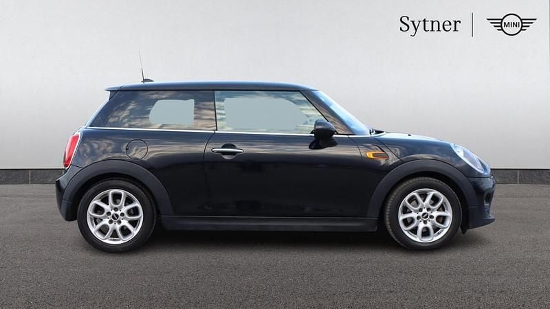 Used Mini Cooper Hatch 134 HP (98 kW) 2014 Black Hatchback