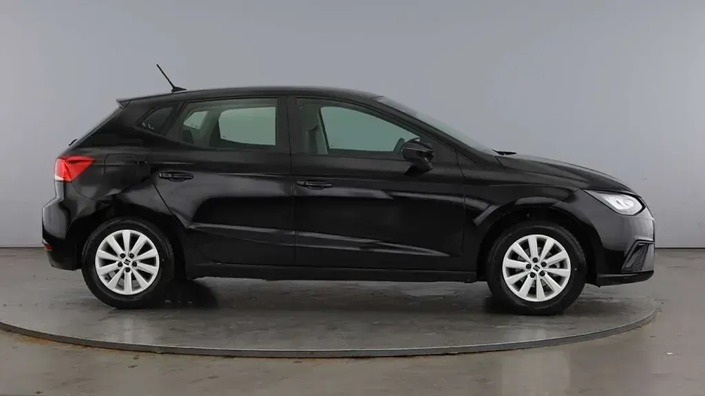 Usado Seat Ibiza SE 79 HP (58 kW) 2022 Preto Citadino