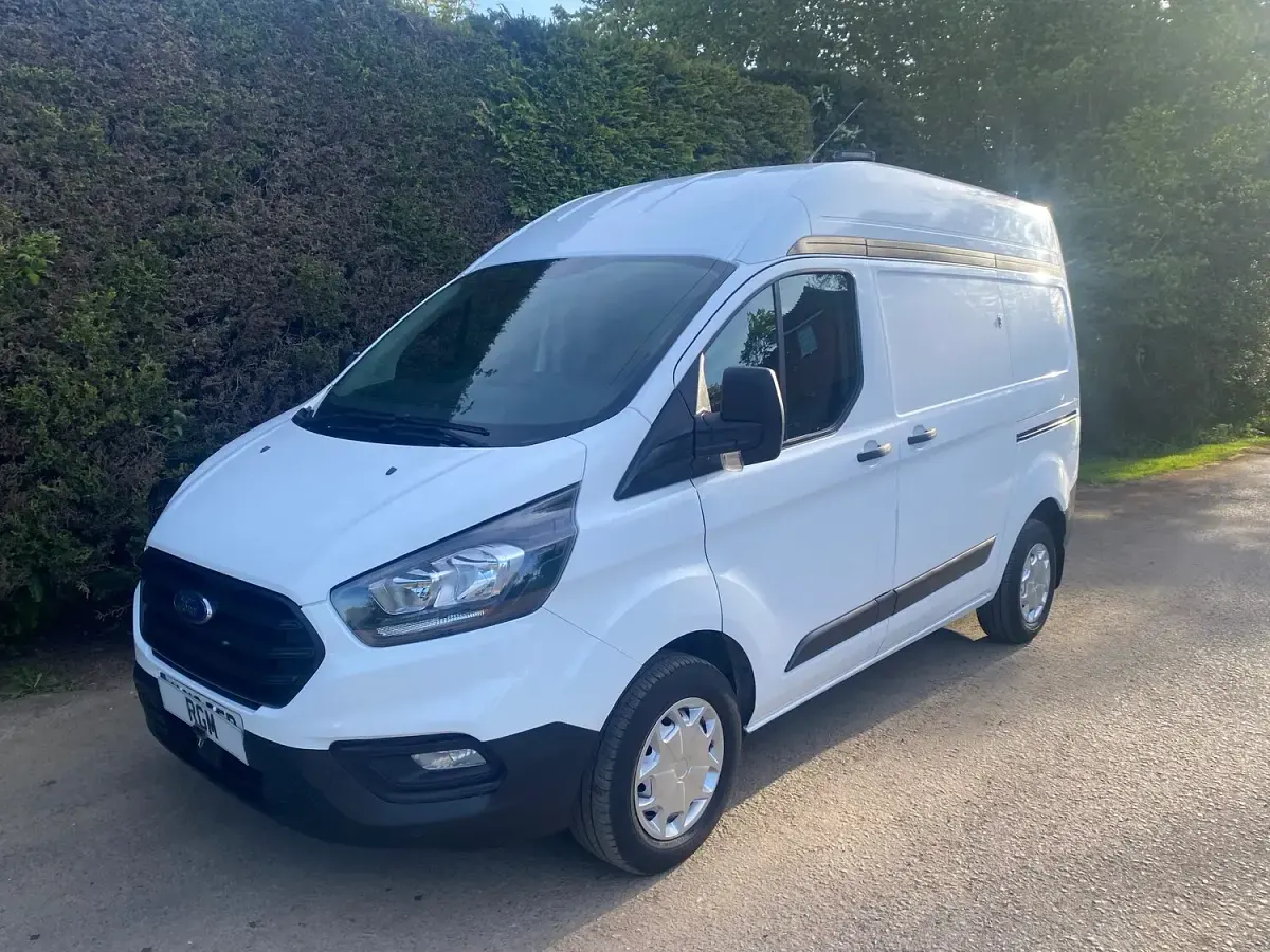 Used Ford Transit Custom 105 HP (77 kW) 2019 White Van