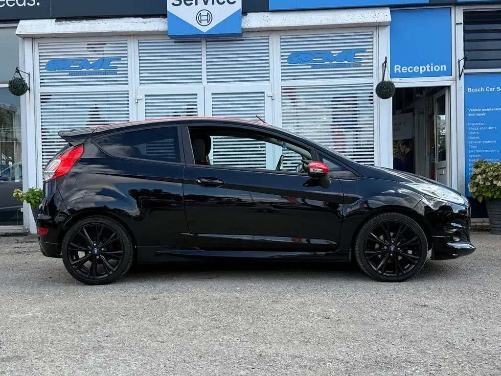 Used Ford Fiesta Zetec 140 HP (102 kW) 2016 Black Hatchback