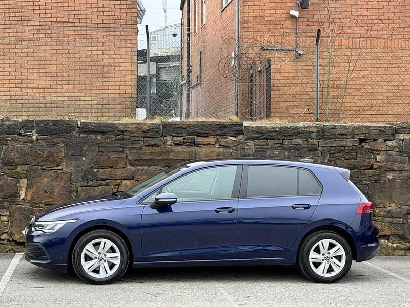 Used VW Golf VII Life 130 HP (95 kW) 2021 Blue Hatchback