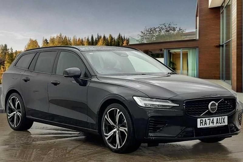 Used Volvo V60 Ultra 449 HP (330 kW) 2025 Black Estate