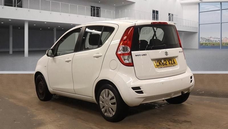Used Suzuki Splash SZ3 94 HP (69 kW) 2012 White Hatchback