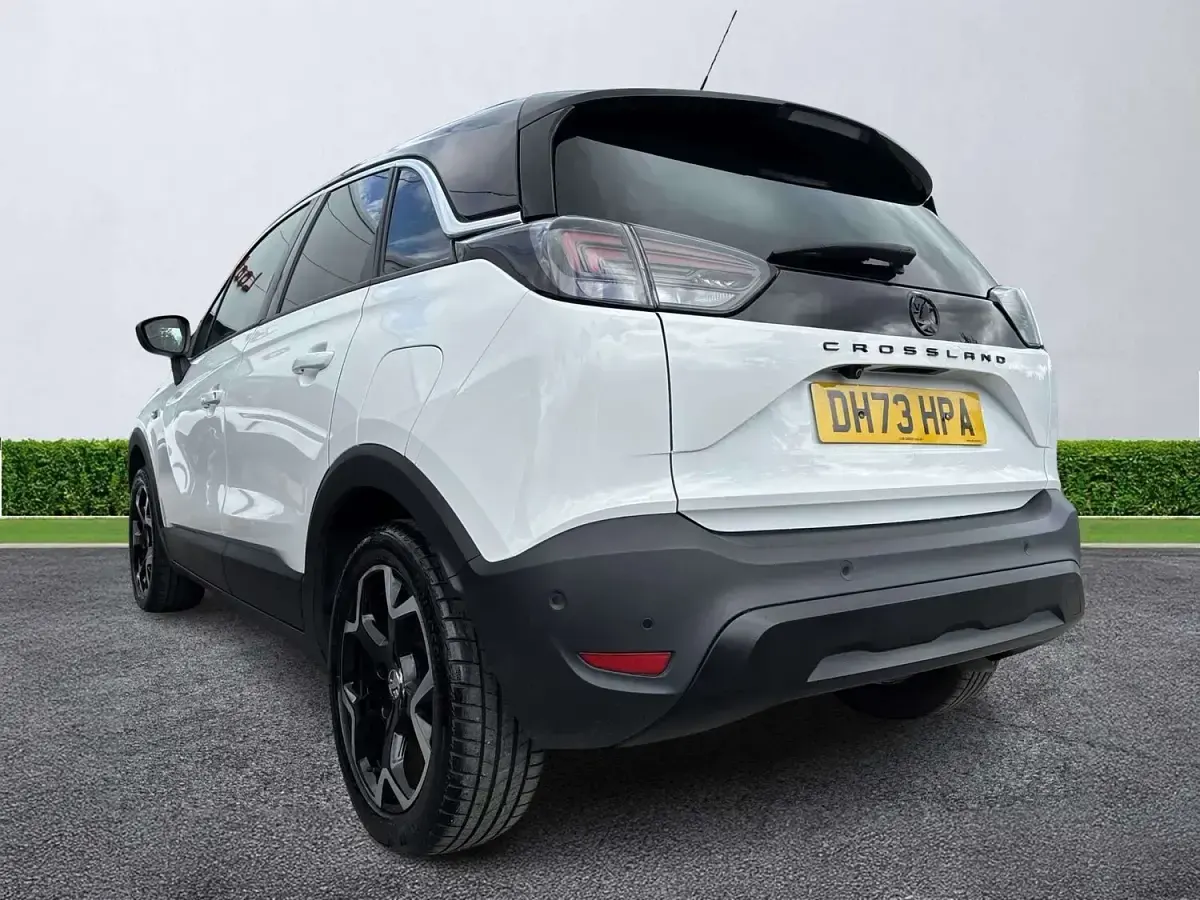 Used Vauxhall Crossland Ultimate 130 HP (95 kW) 2024 White SUV