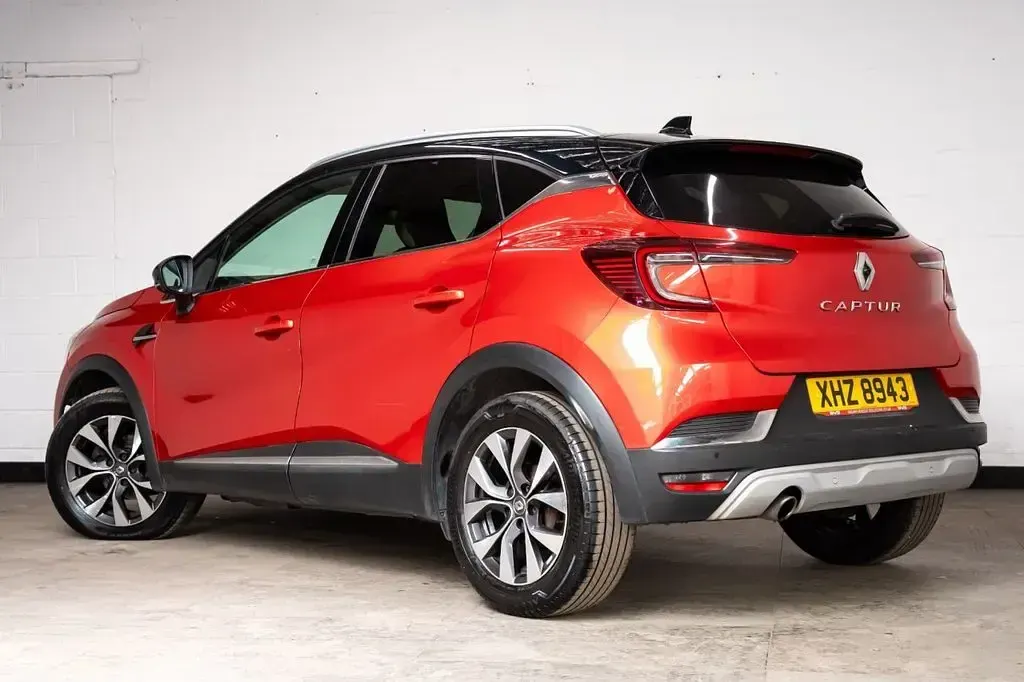 Used Renault Captur Version S 130 HP (95 kW) 2020 Red/black SUV