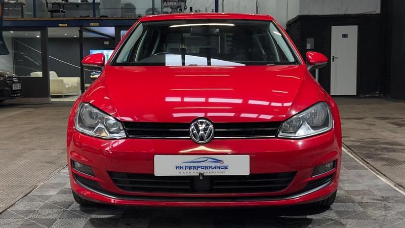 Used VW Golf VII Match 105 HP (77 kW) 2015 Red Hatchback