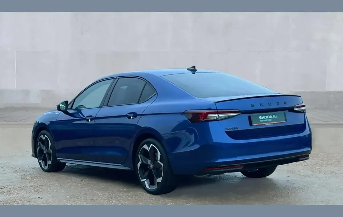 Used Skoda Superb SportLine 150 HP (110 kW) 2025 Blue Hatchback