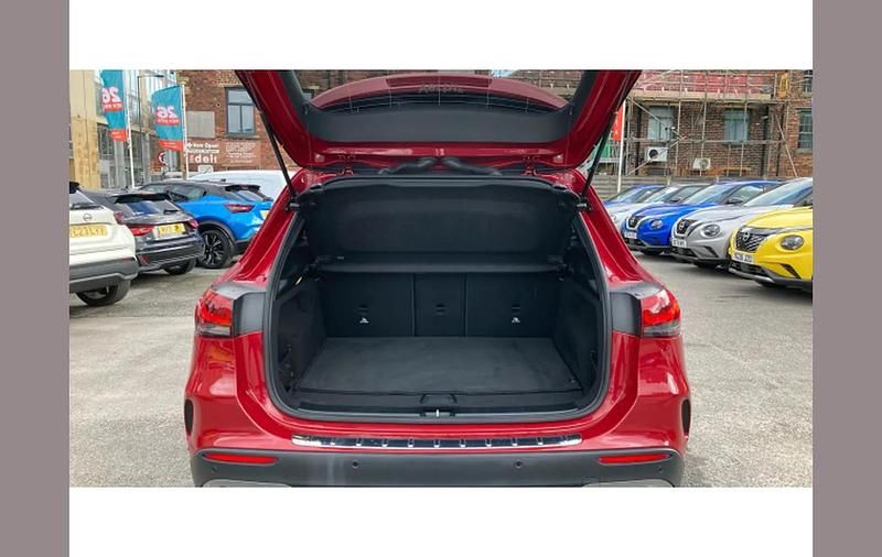 Used Mercedes GLA180 AMG Line Premium Plus 136 HP (100 kW) 2022 Red SUV