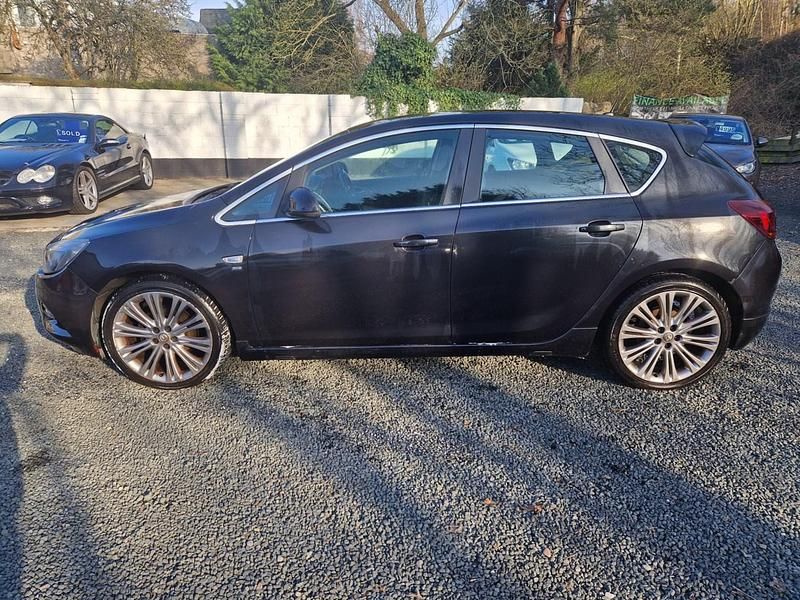 Used Vauxhall Astra SRi 115 HP (84 kW) 2011 Black Hatchback