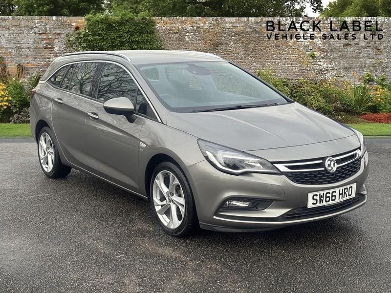 Used Vauxhall Astra SRi 150 HP (110 kW) 2017 Grey Estate