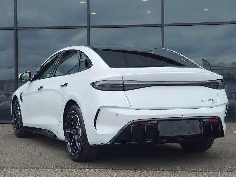 Used BYD Seal 389 kW (530 HP) 2026 White
