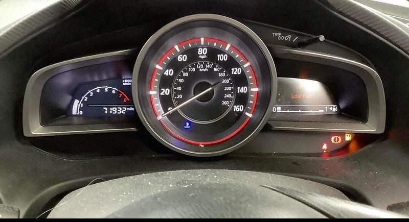 Used Mazda 3 165 HP (121 kW) 2015 White Hatchback