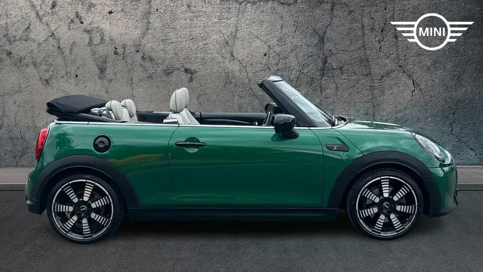 Used Mini Cooper S Cabriolet Exclusive 176 HP (129 kW) 2024 Green Cabriolet