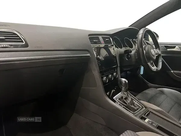 Begagnad VW Golf VII R-line Edition 150 HK (110 kW) 2020 Blå Halvkombi