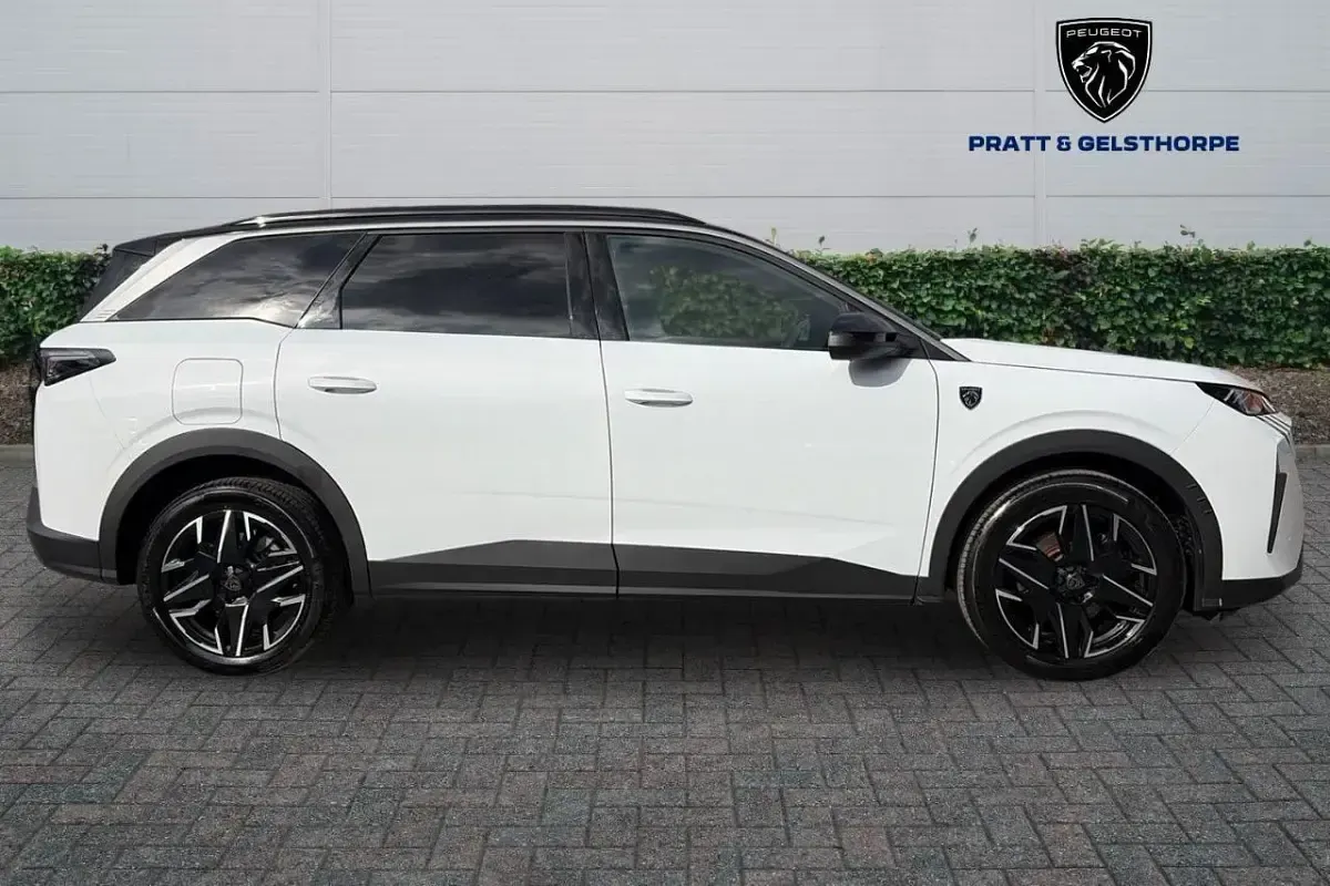 Used Peugeot 5008 GT 134 HP (98 kW) 2025 White SUV