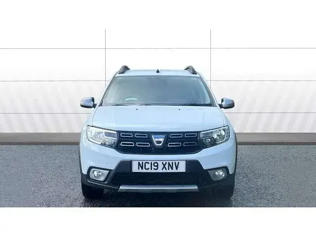 Używany Dacia Sandero Comfort 90 KM (66 kW) 2019 Biały Hatchback
