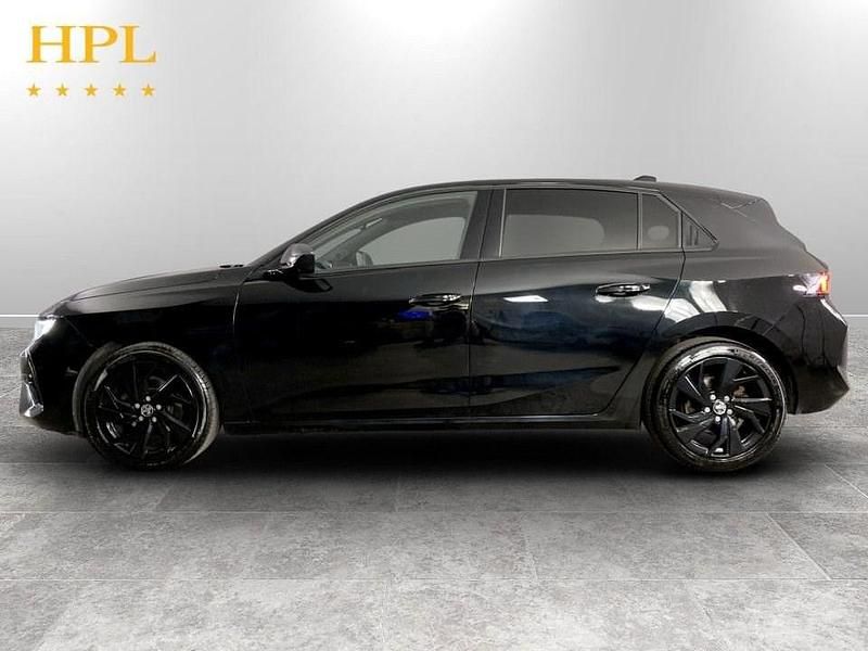 Second-hand Vauxhall Astra GS Line 130 CP (95 kW) 2022 Negru Hatchback