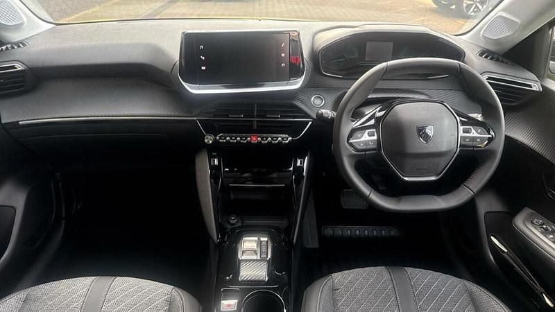 Used Peugeot e-208 Style 98 kW (134 HP) 2024 Yellow Hatchback