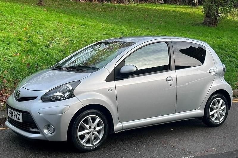 Silver Used 2014 Toyota Aygo Hatchback | £3,995 (Good price) - Image 1/1