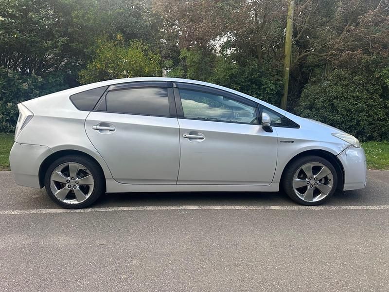 Used Toyota Prius T4 2015 Silver Hatchback