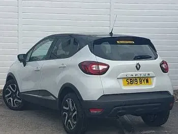 Second-hand Renault Captur Iconic 130 CP (95 kW) 2019 Alb SUV