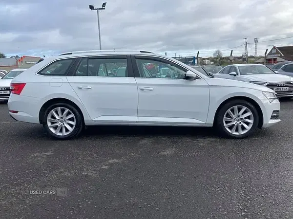 Used Skoda Superb SE 2022 White Estate