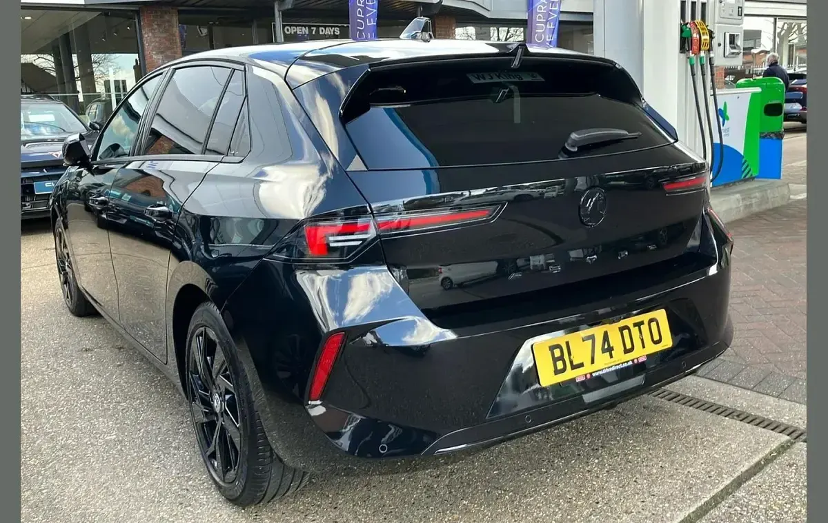 Used Vauxhall Astra S 130 HP (95 kW) 2024 Black Hatchback