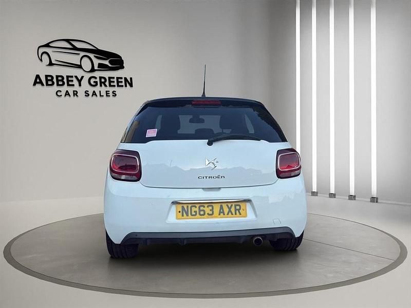 Begagnad Citroën DS3 2014 Vit Halvkombi