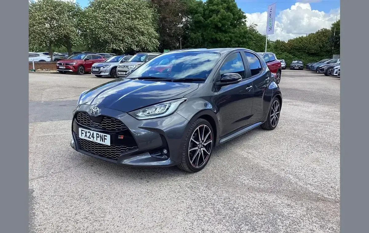 Used Toyota Yaris Sport 128 HP (94 kW) 2024 Grey Hatchback