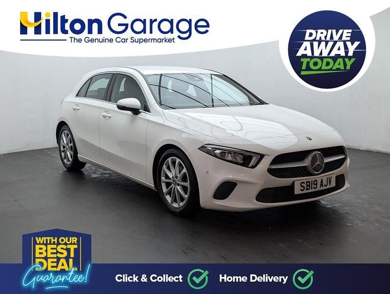 Used Mercedes A180 Executive 136 HP (100 kW) 2019 White Hatchback