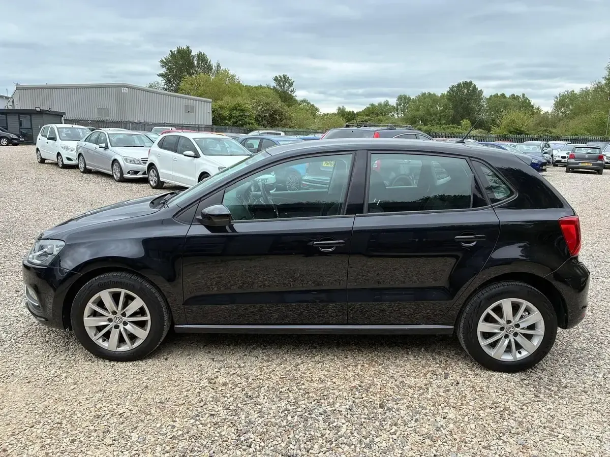 Used VW Polo SE 75 HP (55 kW) 2016 Black Hatchback