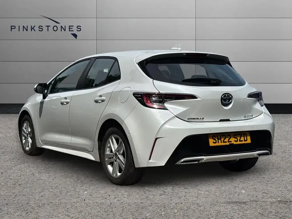 Used Toyota Corolla 2022 White Hatchback