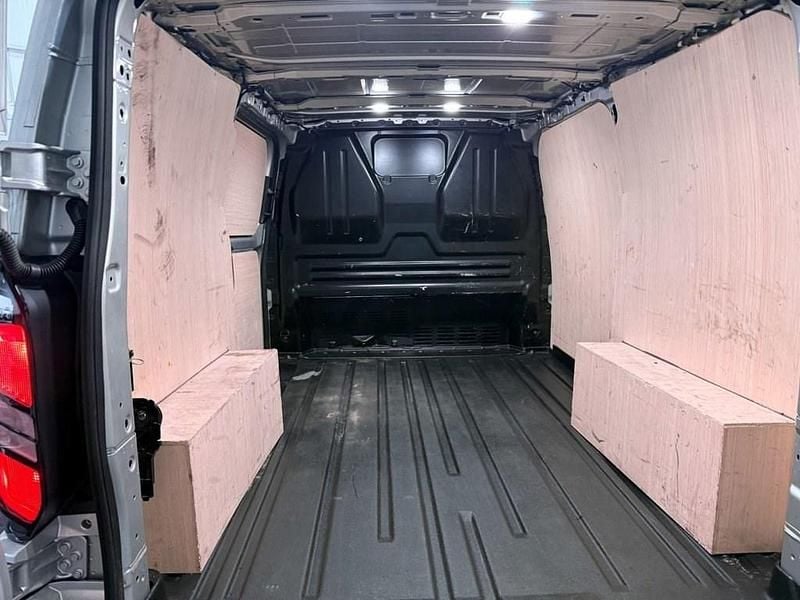 Used Ford Transit Custom Limited 136 HP (100 kW) 2025 Silver Van