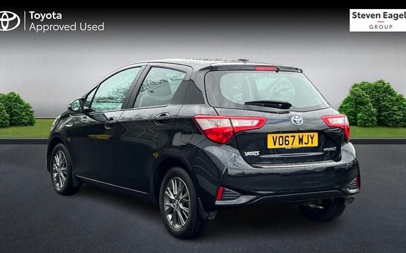Used Toyota Yaris Hybrid 101 HP (74 kW) 2020 Hatchback