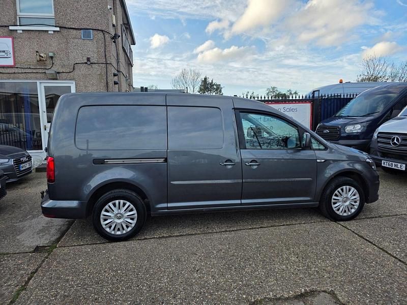 Used VW Caddy Maxi Trendline 102 HP (75 kW) 2018 Grey MPV