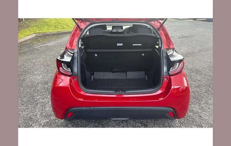 Used Mazda 2 113 HP (83 kW) 2023 Red Hatchback