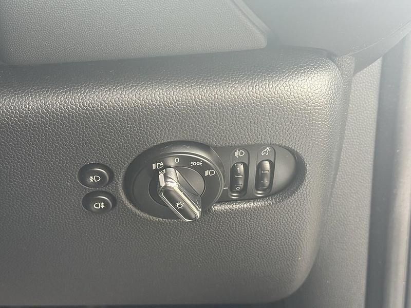 Usado Mini Cooper Exclusive 2019 Prateado Citadino
