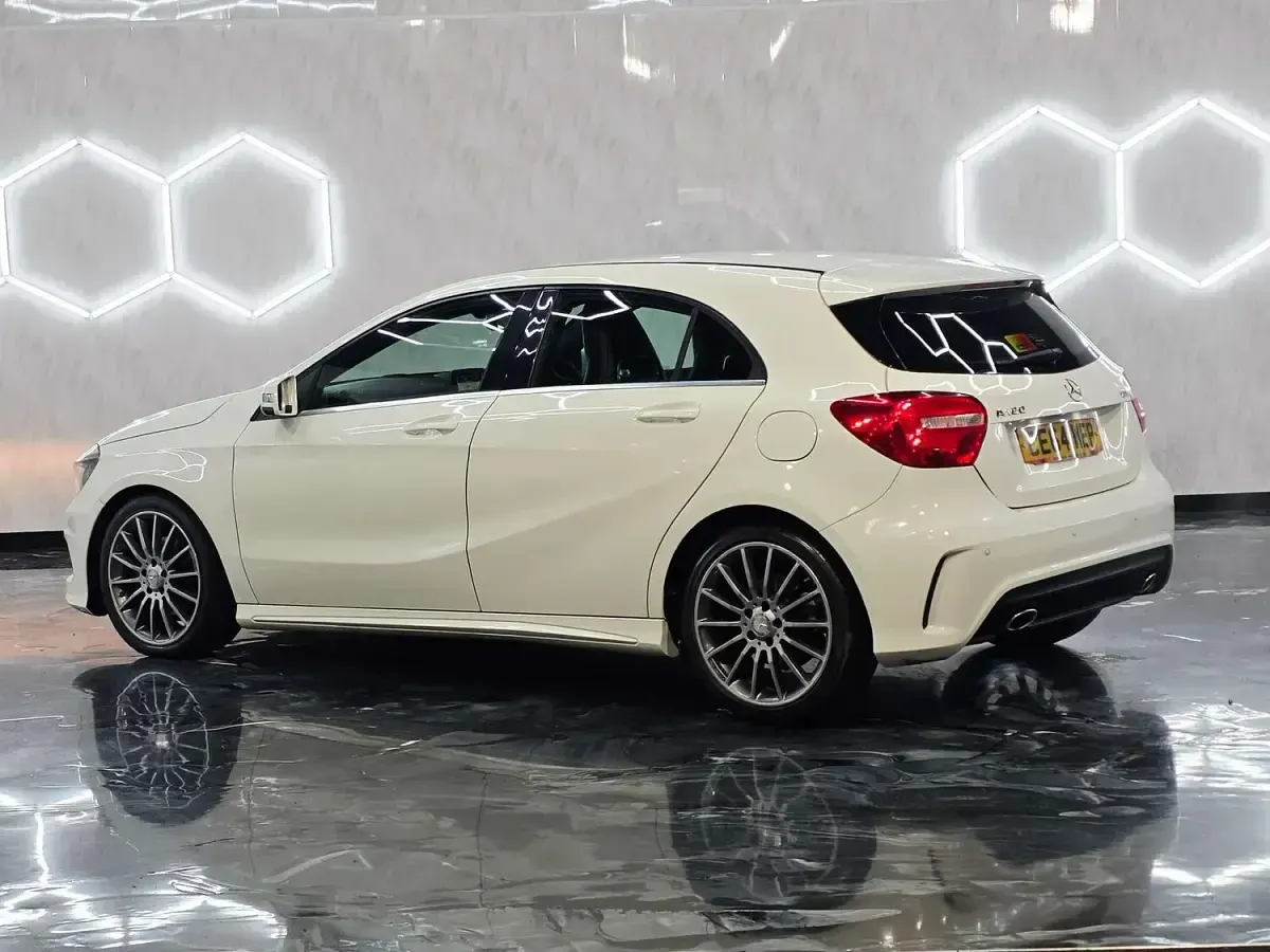 Used Mercedes A180 AMG 109 HP (80 kW) 2014 White Hatchback