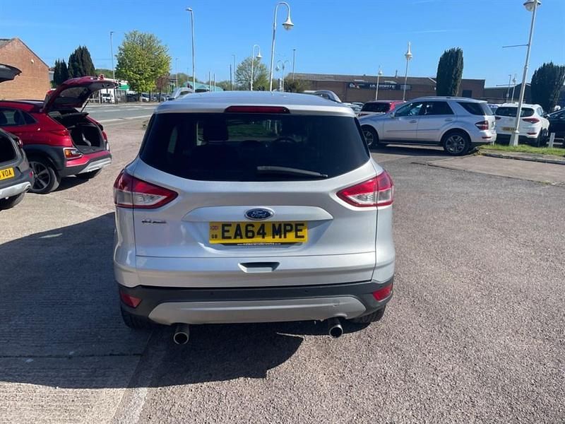Usado Ford Kuga Titanium 163 CV (119 kW) 2014 Plateado SUV