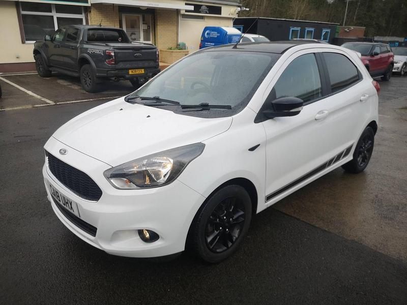 Used Ford Ka Plus Zetec 85 HP (62 kW) 2018 White Hatchback